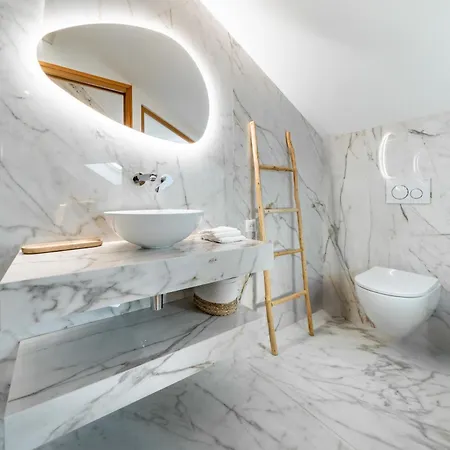 4 Pieces Sur La Rue D'antibes - Renove Et Climatise * Cannes