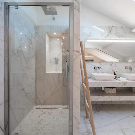 4 Pieces Sur La Rue D'antibes - Renove Et Climatise Daire