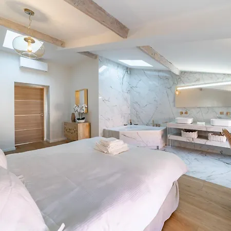 4 Pieces Sur La Rue D'antibes - Renove Et Climatise Daire Cannes