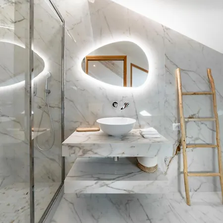 4 Pieces Sur La Rue D'antibes - Renove Et Climatise