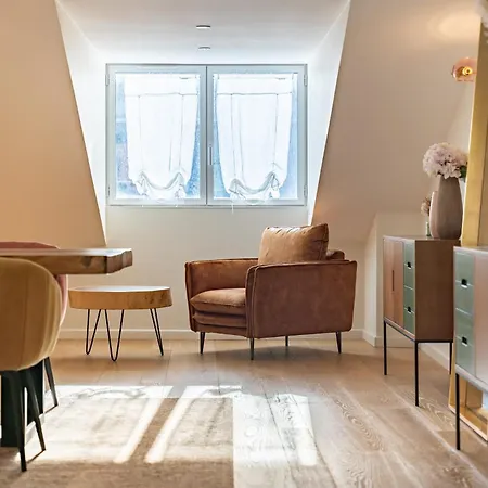 4 Pieces Sur La Rue D'antibes - Renove Et Climatise