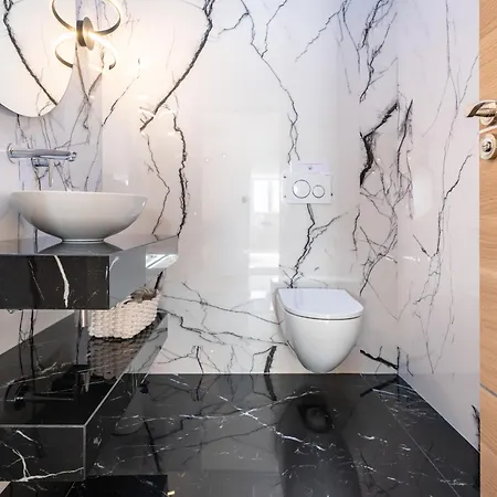 4 Pieces Sur La Rue D'antibes - Renove Et Climatise Daire Cannes