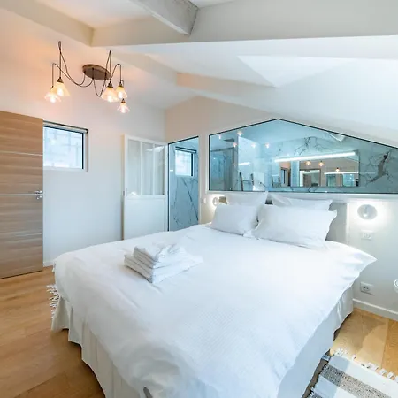 4 Pieces Sur La Rue D'antibes - Renove Et Climatise