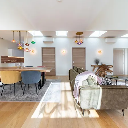 4 Pieces Sur La Rue D'antibes - Renove Et Climatise Apartment