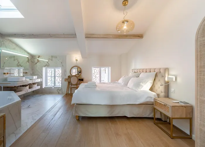 4 Pieces Sur La Rue D'antibes - Renove Et Climatise Apartmán *