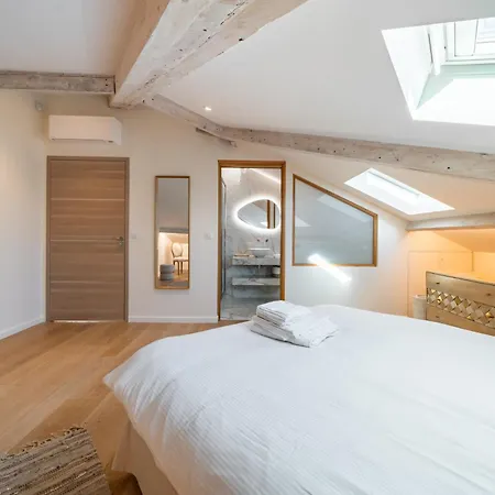 4 Pieces Sur La Rue D'antibes - Renove Et Climatise Apartment *